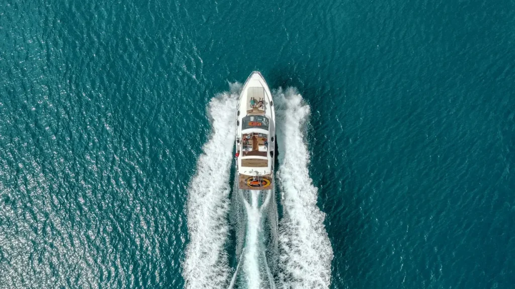 9 Stunning Luxury Yacht Website Examples
